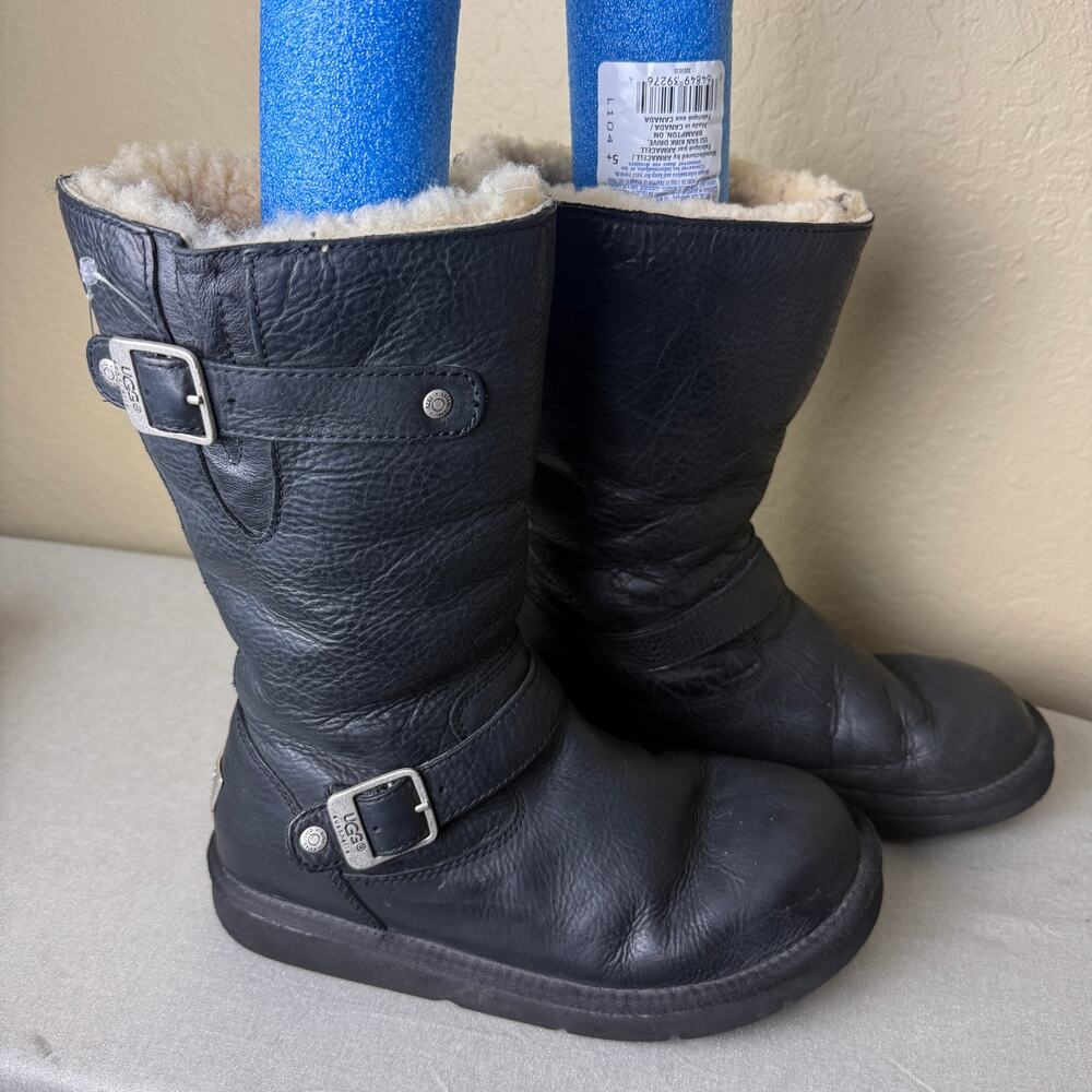 UGG Australia Women’s Black Leather Sheepskin Moto Boots Size 8 Buckle